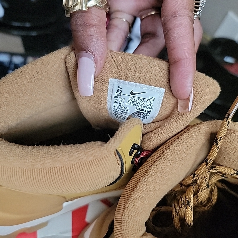 Nike Women's Tan Sneakers